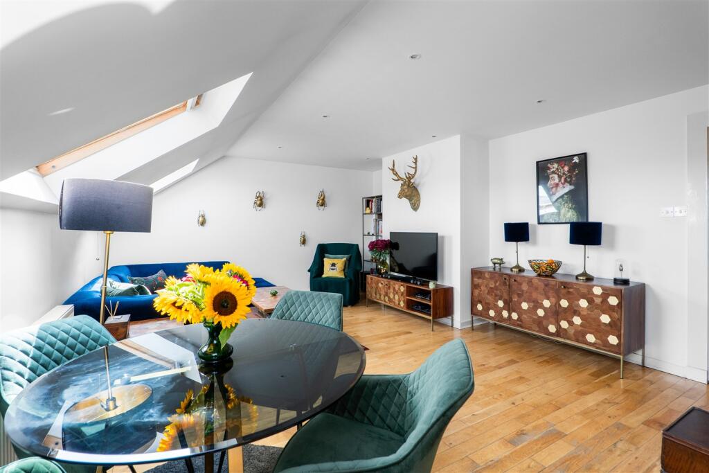 Apartment in Glasgow - View 3
