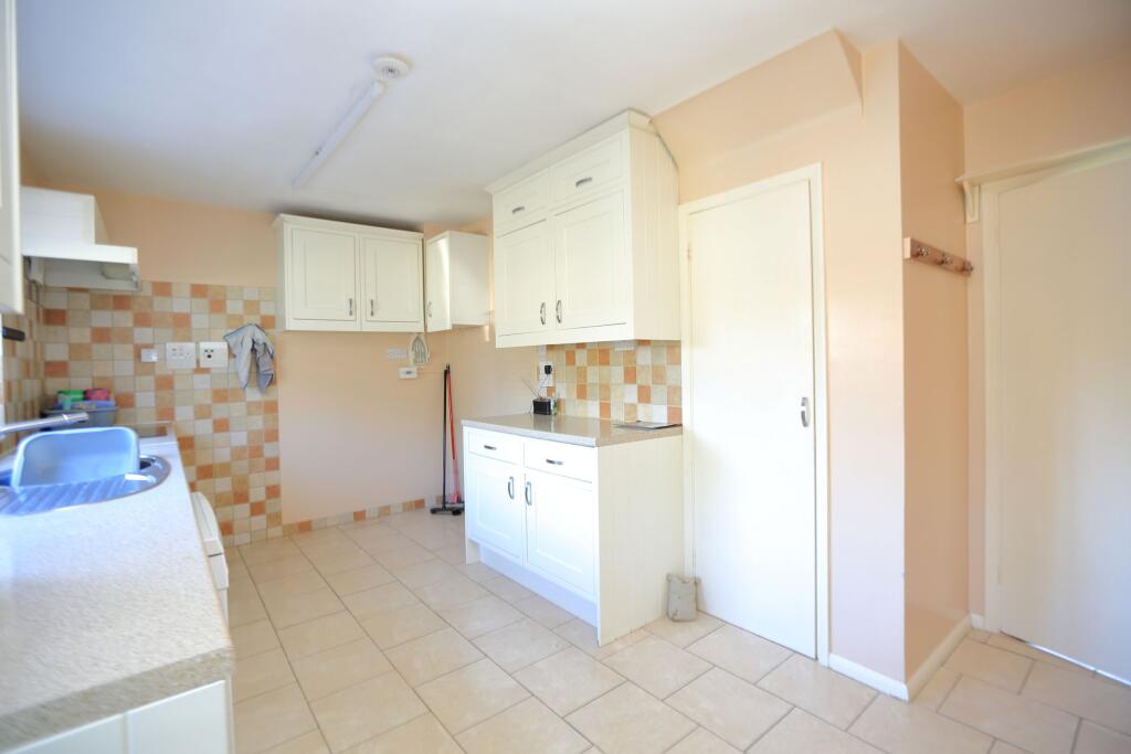 House in Whitstable, South Tankerton - More