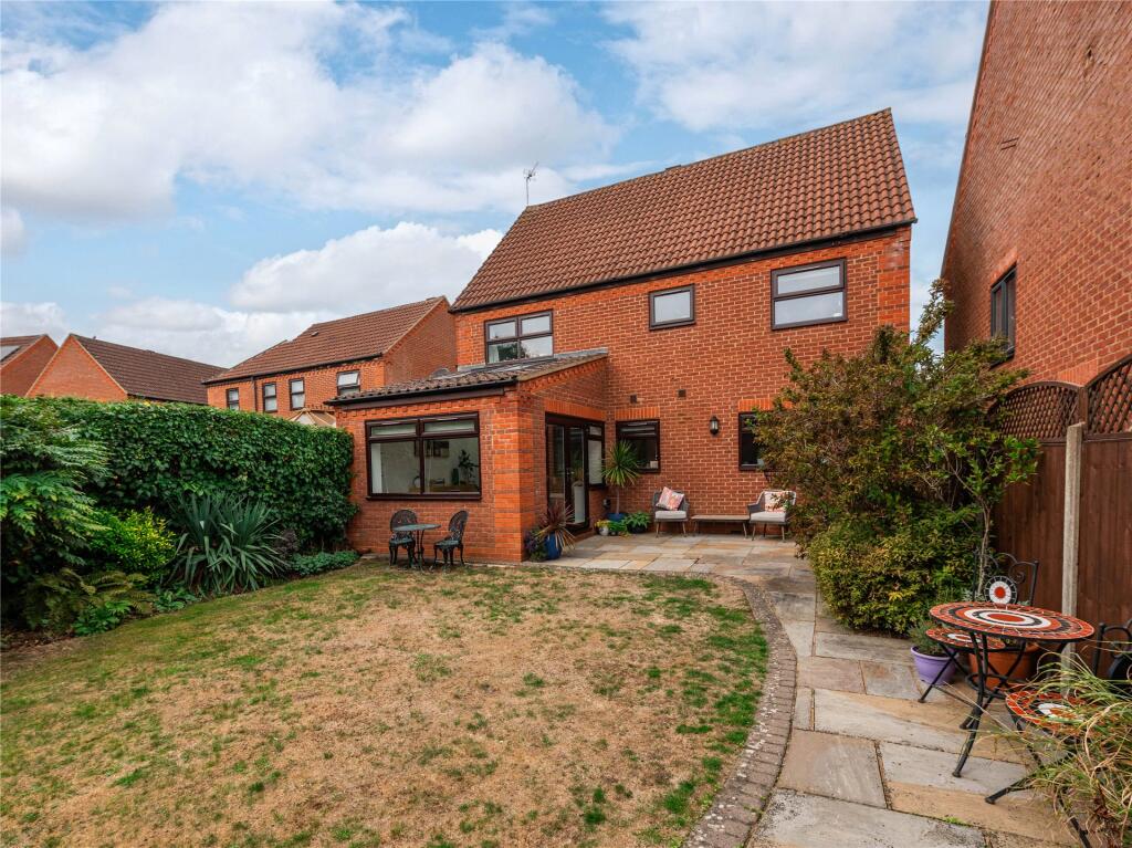Paxton Crescent, Shenley Lodge, Milton Keynes, Buckinghamshire, MK5 photo 4