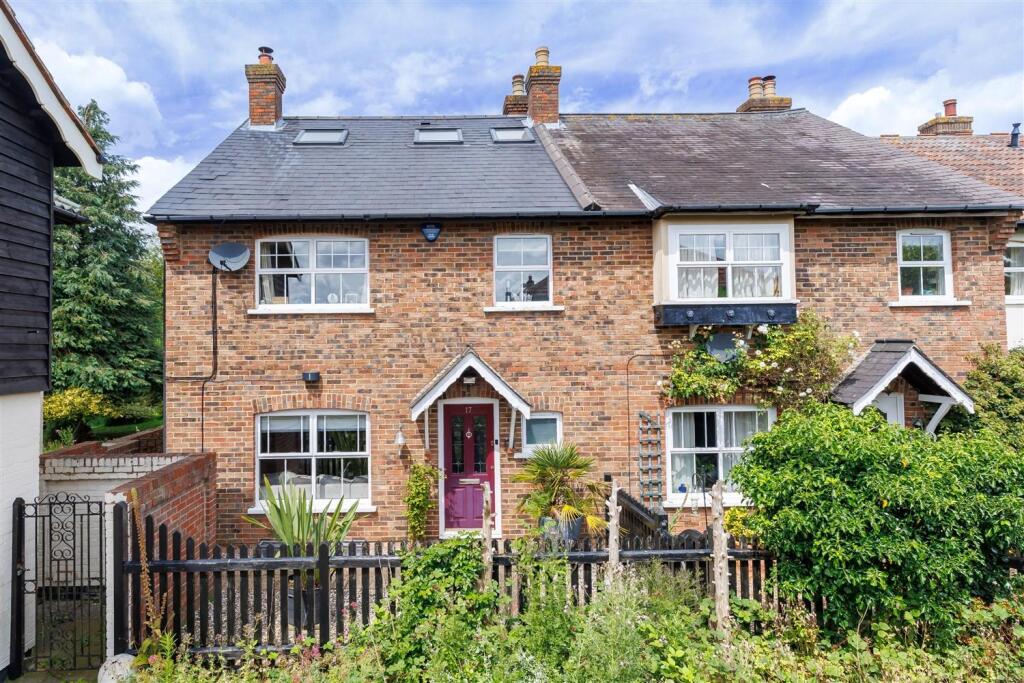 4-bed terraced on The Magpies, Epping Green, £635,000