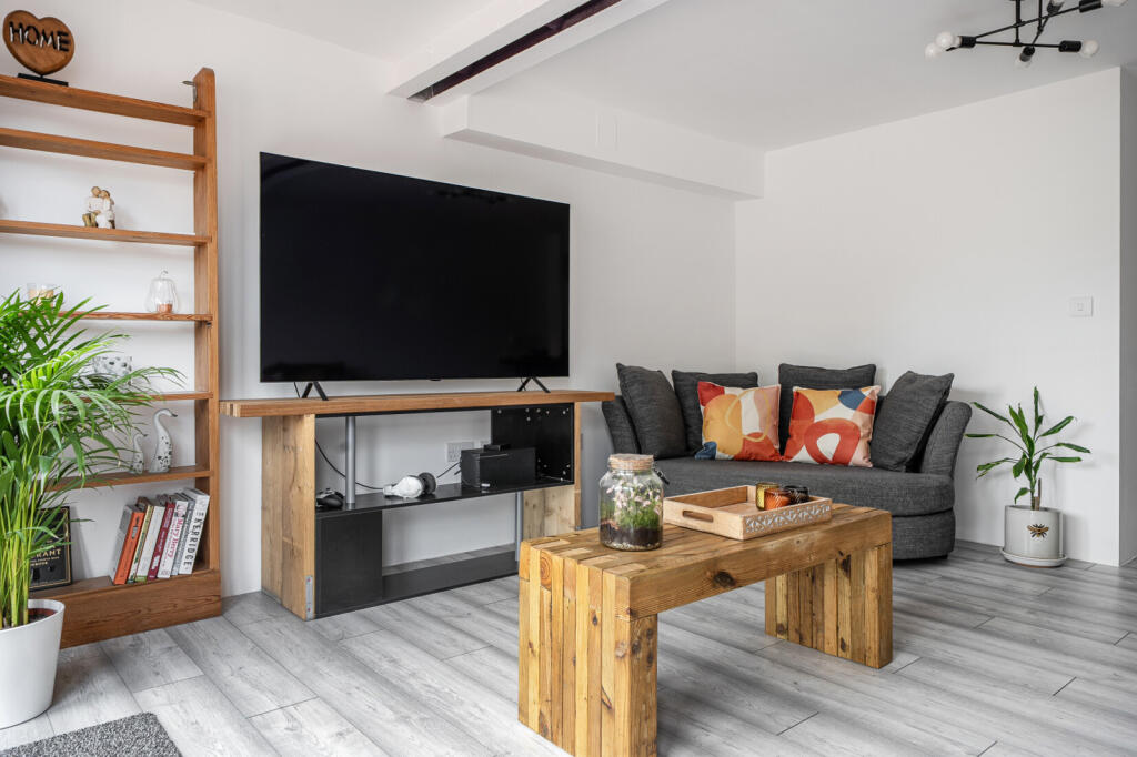 House in West Oxfordshire, Carterton - View 3