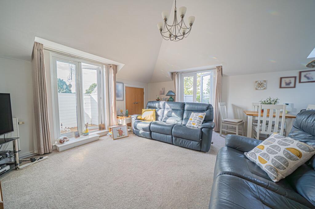 Apartment in Solihull, Balsall - View 2