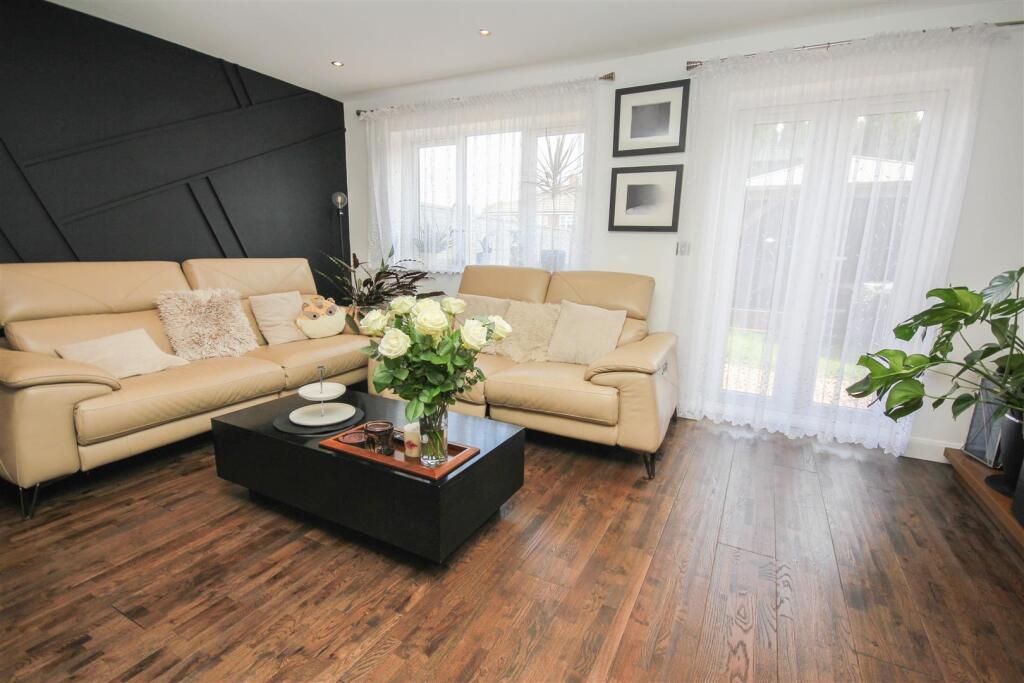 House in Wellingborough, Hatton Park - View 3
