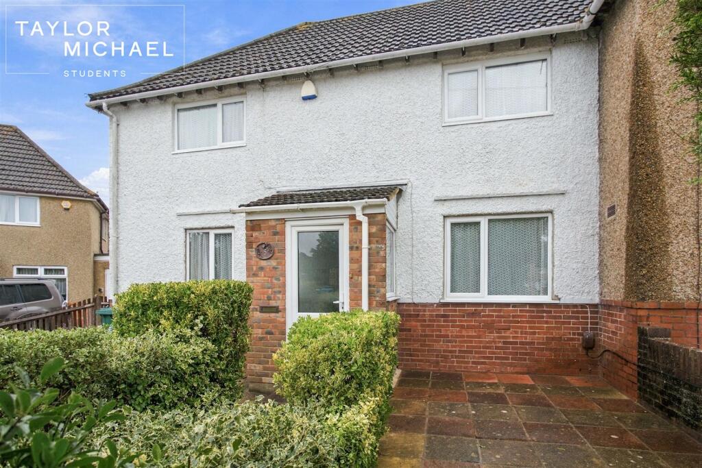 6 bedroom semi-detached house for rent