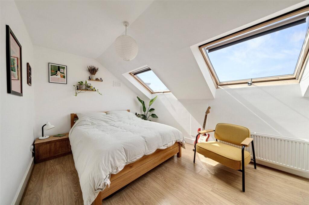 Apartment in London - View 5