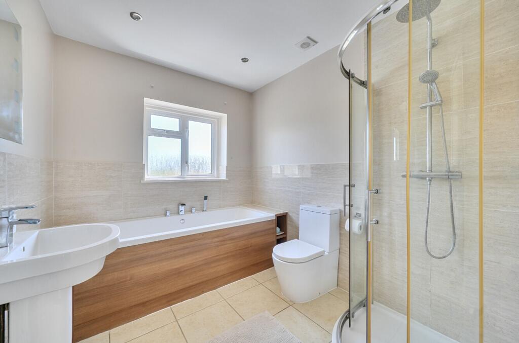 House in Tunbridge Wells, Kent - View 4