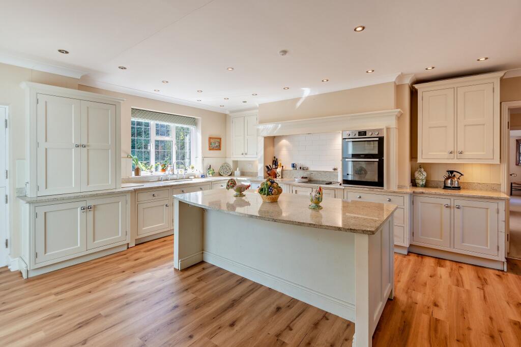 House in Sunningdale, Windsor and Maidenhead - View 5
