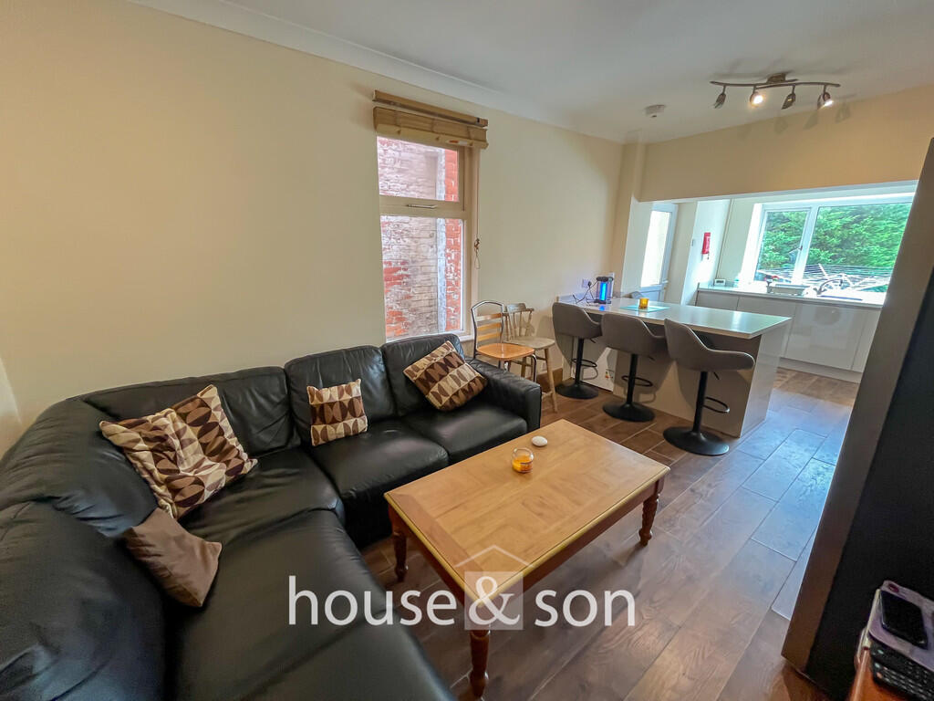 House in Bournemouth, Charminster - View 3