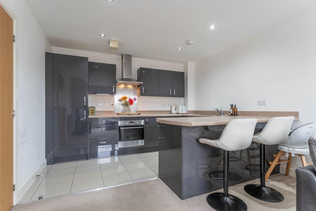 Apartment in Newport - View 5