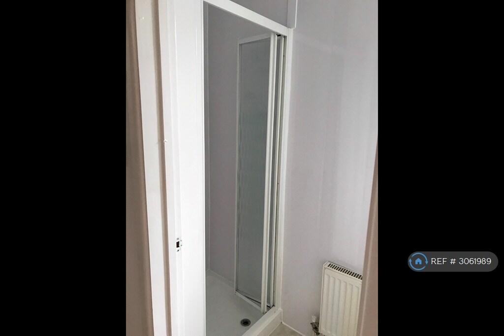 Apartment in Plymouth - More