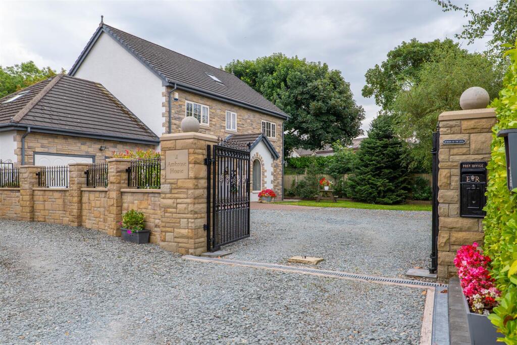 House in Preston - More