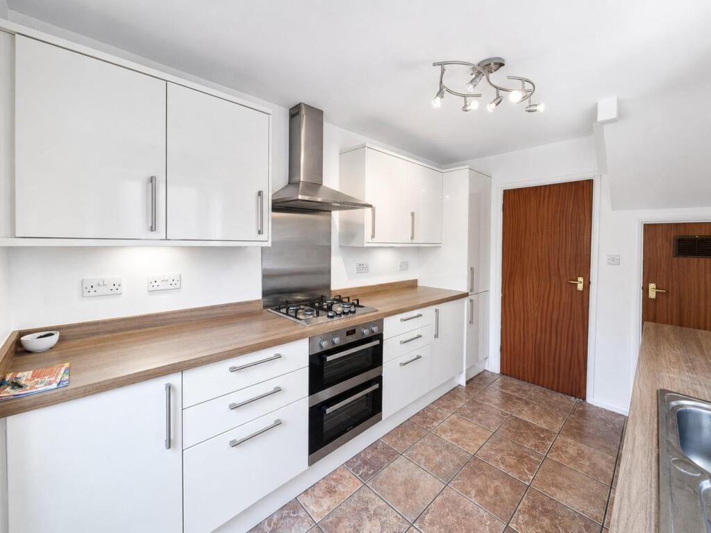 House in Northampton, Earls Barton - View 2