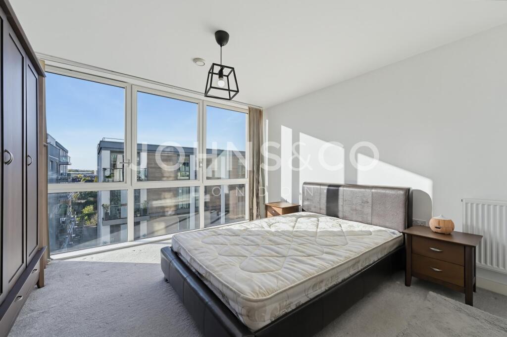Apartment in Brentford, London Borough of Hounslow - View 5