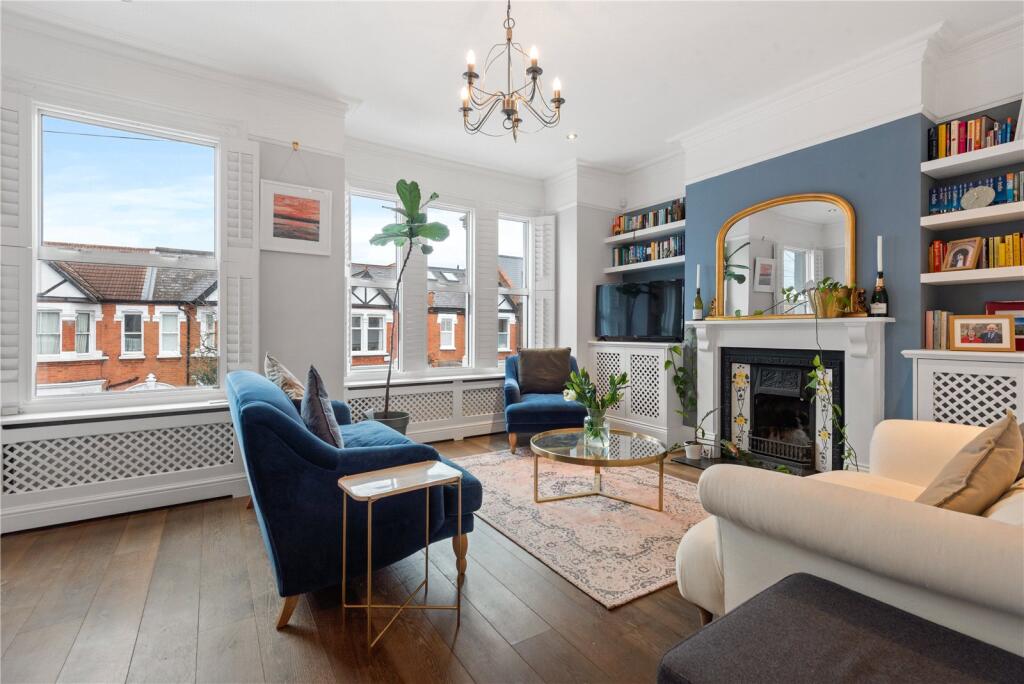 3-bed maisonette on Mantilla Road, Balham, London, SW17, £725,000