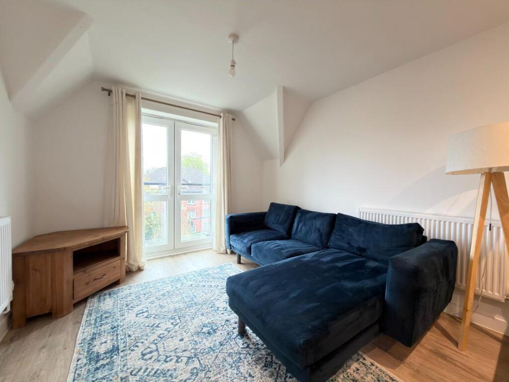 Apartment in Manchester, Whalley Range - View 3