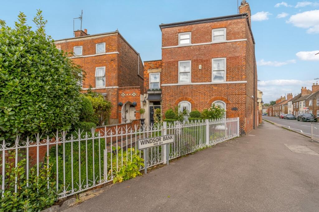 4-bed detached on Windsor Bank, Boston, Lincolnshire, PE21, £250,000