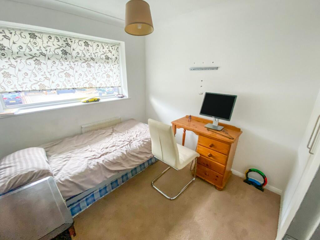 27, Baileys Close, GU17 photo 4