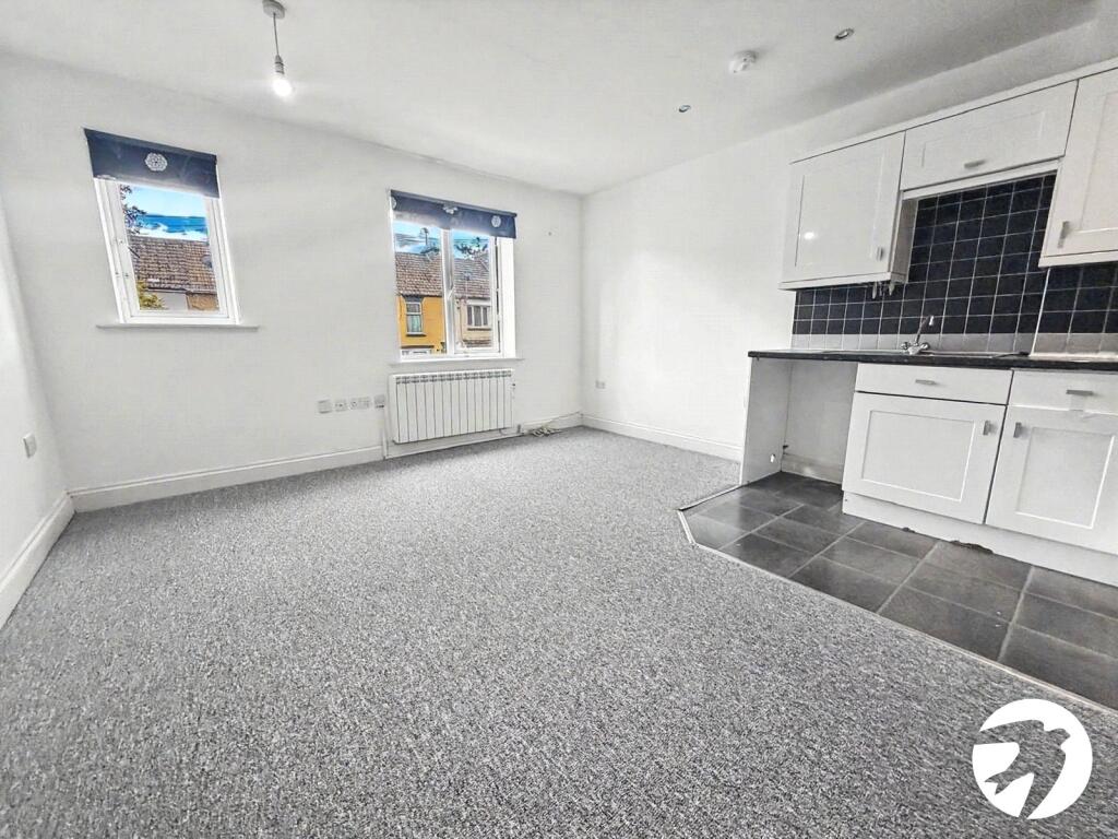 Apartment in Gillingham, Medway - View 4