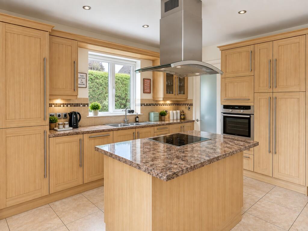 House in Lincoln - View 5