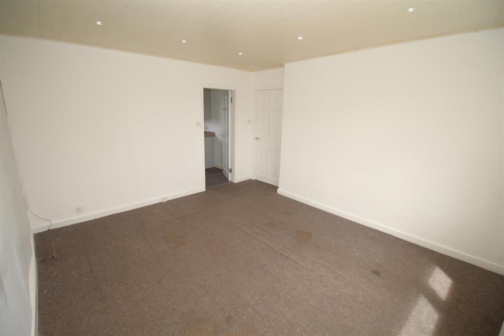 Apartment in Pine Street Greenock, Inverclyde - View 4
