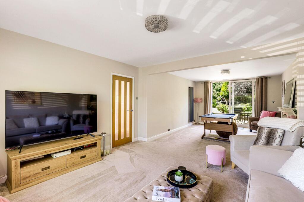 House in Broxtowe, Nuthall - More