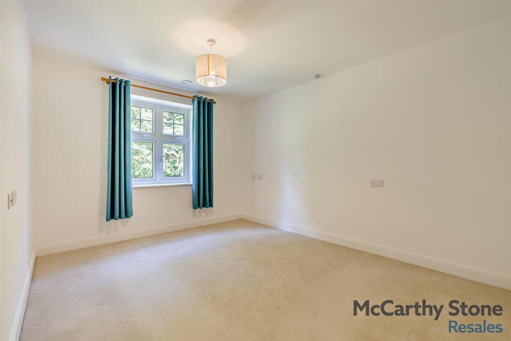 Rutherford House, Marple Lane, Gerrards Cross – další