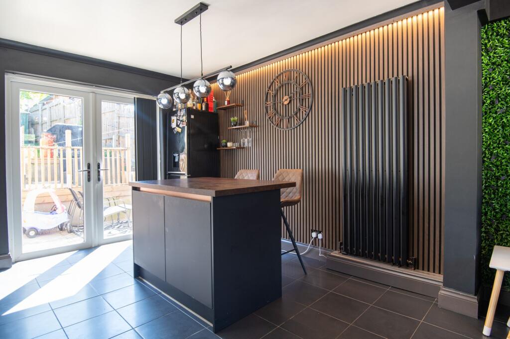 House in Wellingborough, Glenvale Park - More