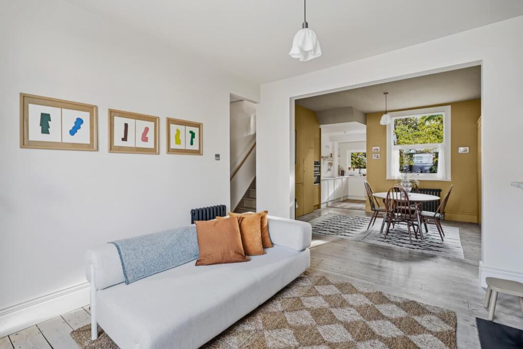 House in London, Bell Green, Perry Vale - View 5