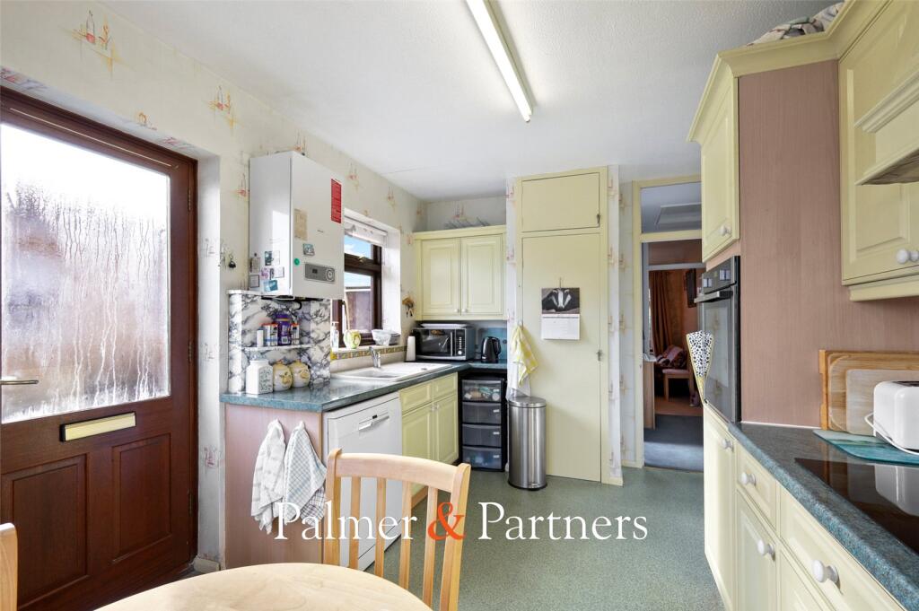 Albany Close, West Bergholt, Colchester, Essex, CO6 photo 3