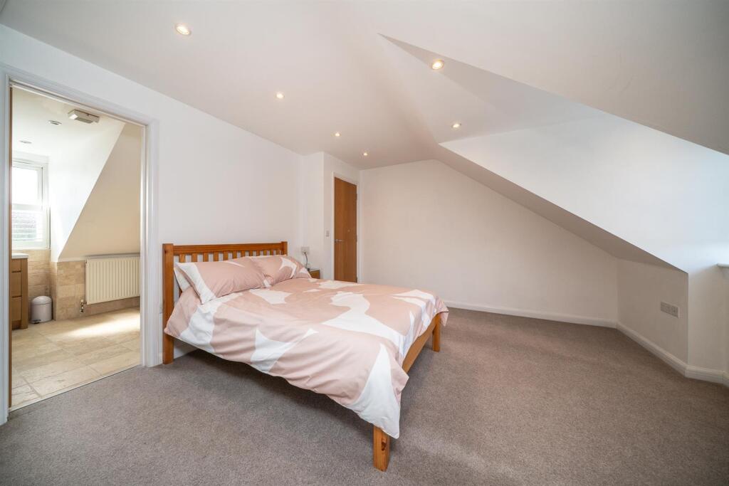 Additional image 31 of Longacres, St. Albans