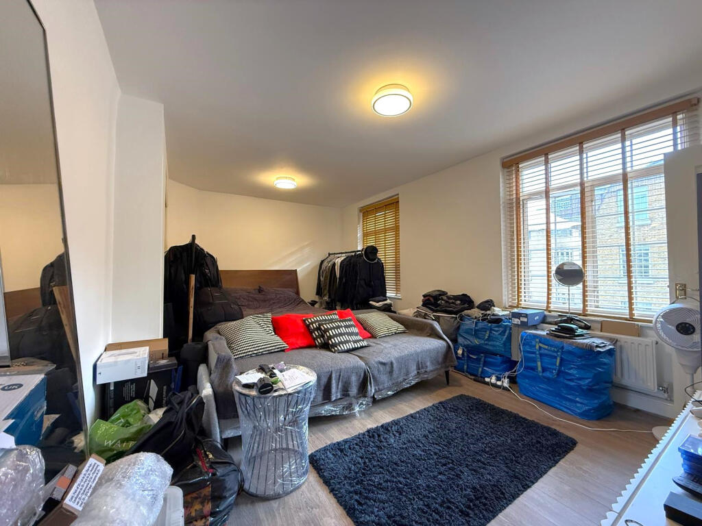 Studio flat for rent