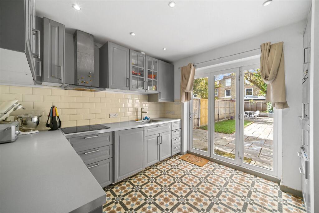 Apartment in London - View 4
