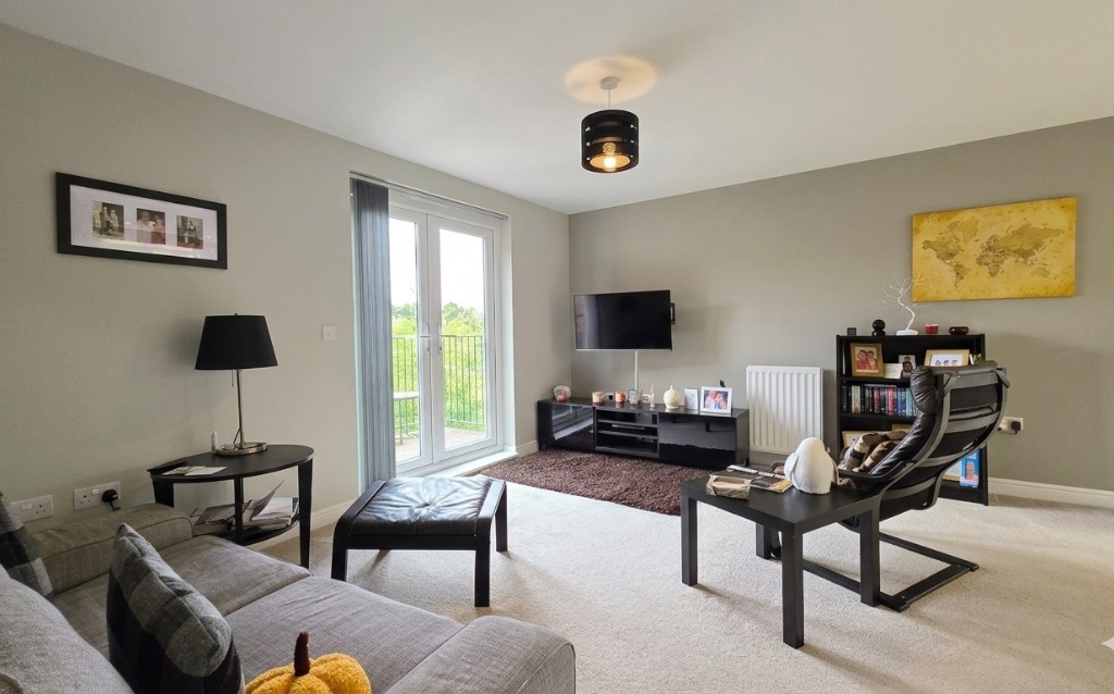 Apartment in Finchampstead - View 5