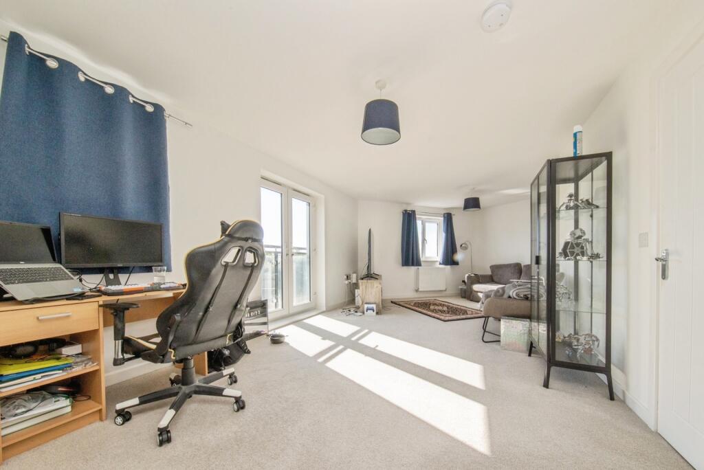 Apartment in Hadleigh - View 5