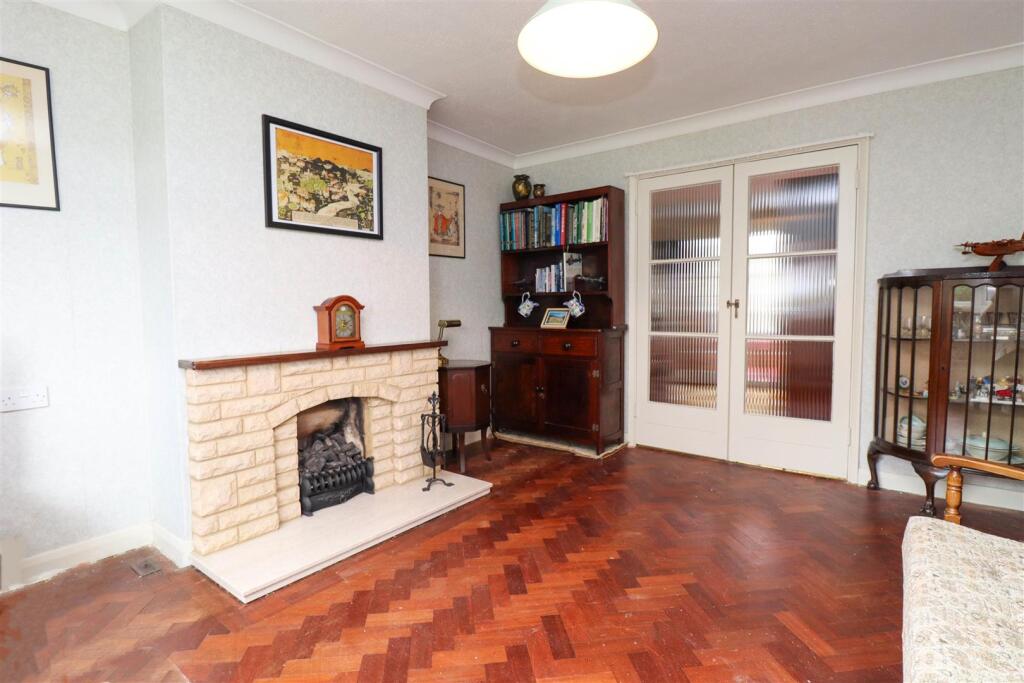 Chesilton Crescent, Church Crookham, Fleet - View 5