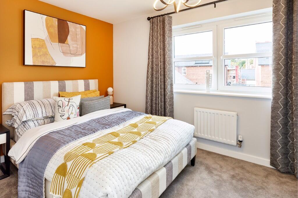 House in Broxbourne, Hammond Street - More