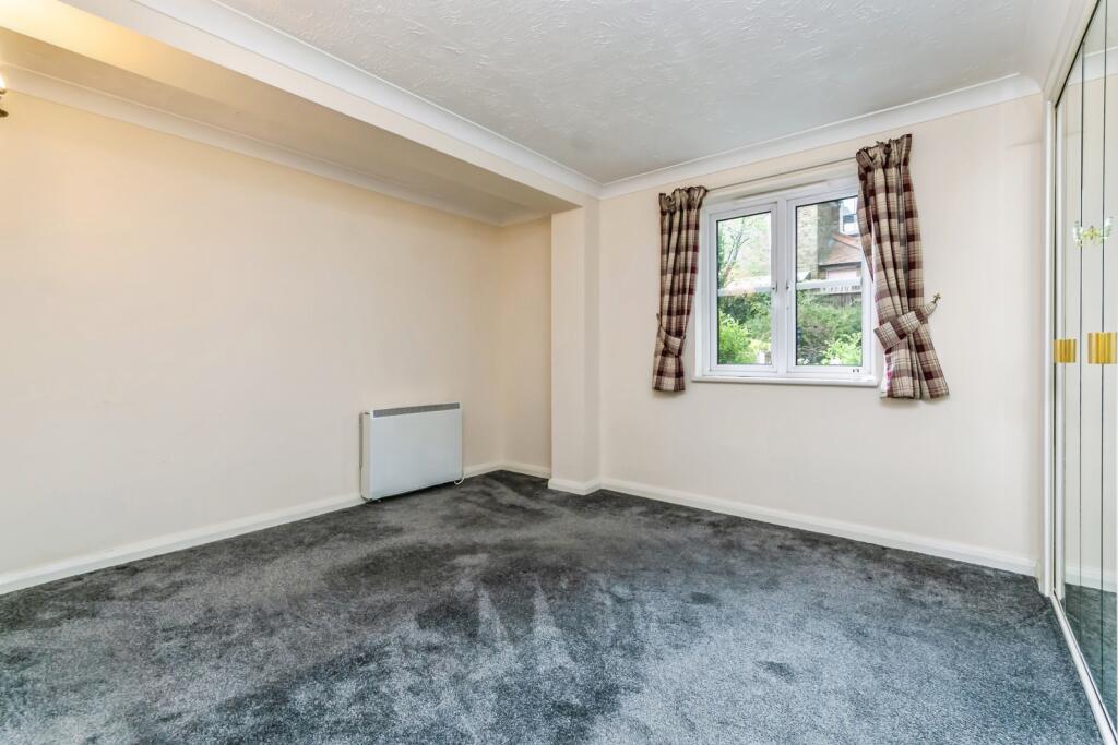 Chaldon Road, Caterham, Surrey, CR3 photo 2