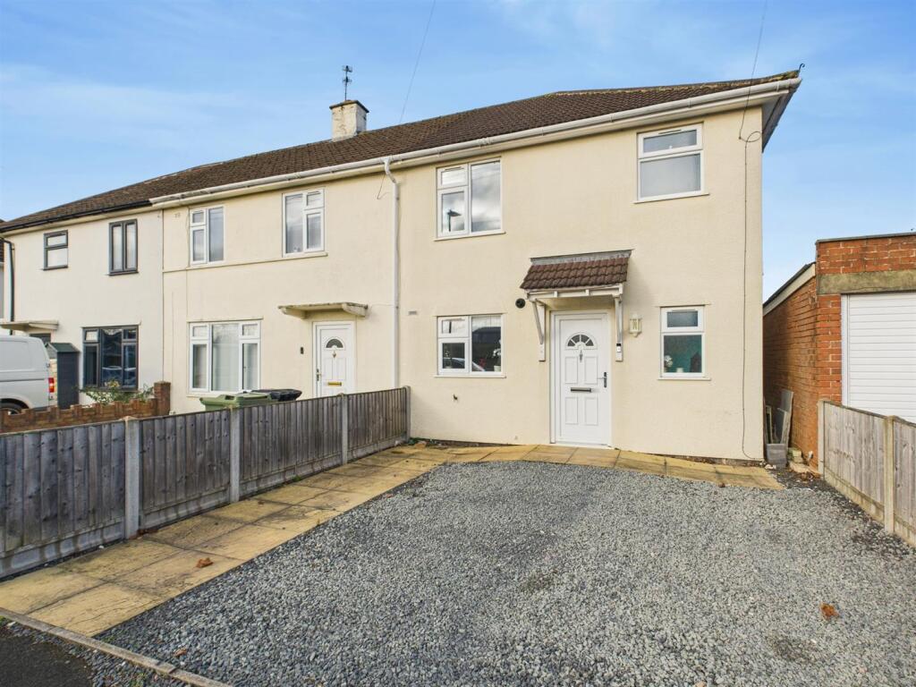 Main image of property: Oakleaze, Longlevens, Gloucester