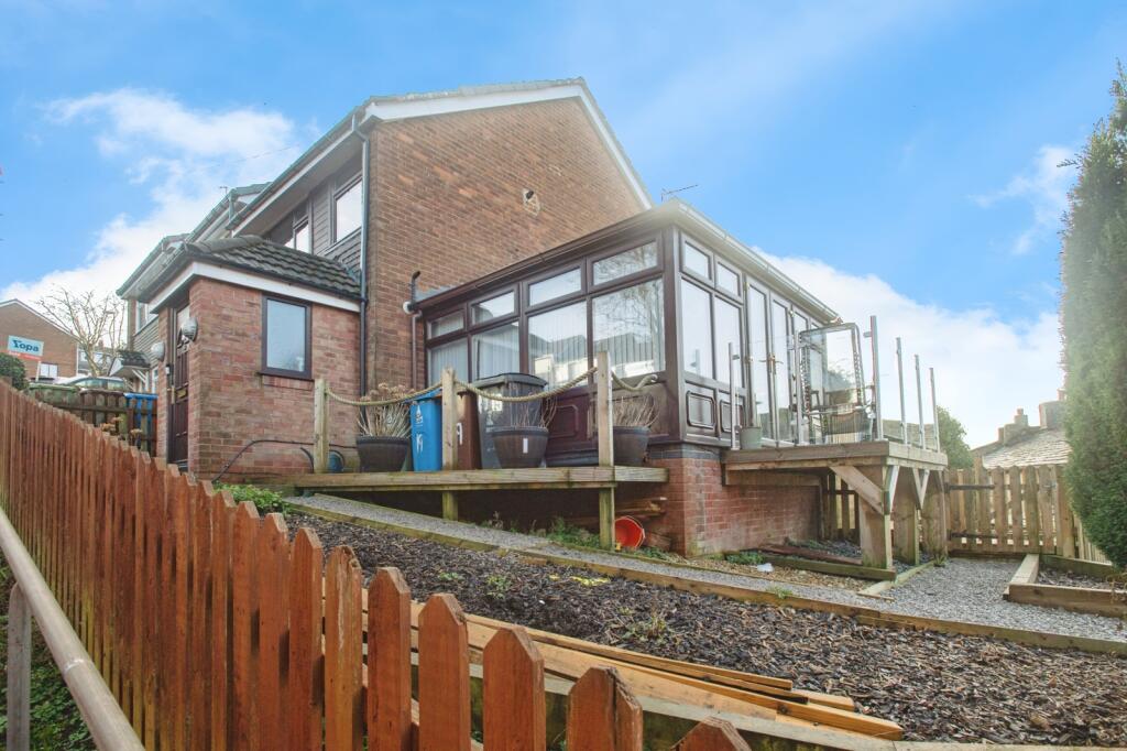 Main image of property: Arnside Close, Shaw, Oldham, Greater Manchester, OL2