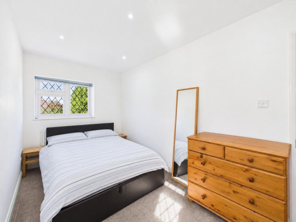 House in Twickenham - More