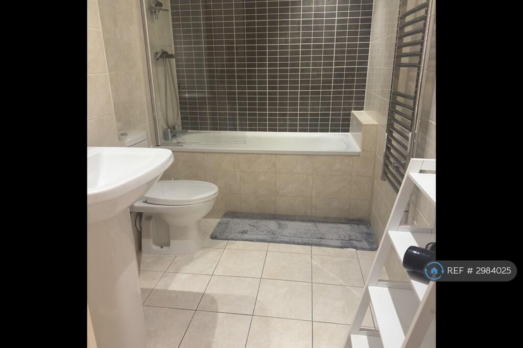 Apartment in Liverpool, Waterfront, Vauxhall - View 5
