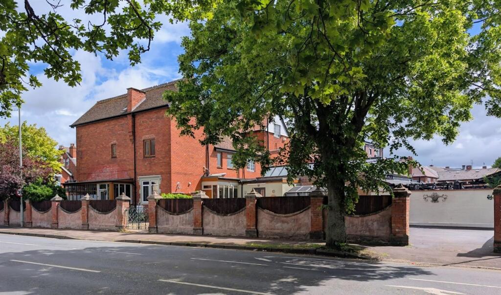 Main image of property: Stroud Road, Gloucester