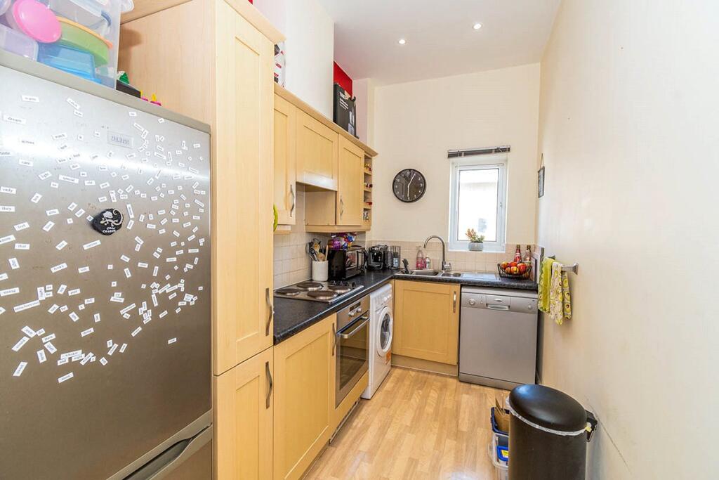 Apartment in Southampton - View 4