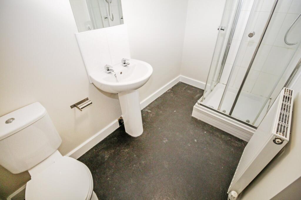 6 bedroom detached house for rent