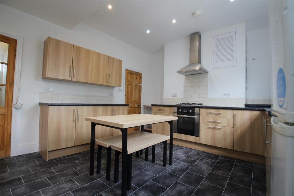 House in Leeds - View 2