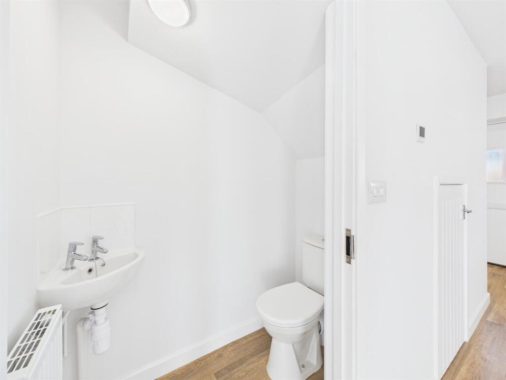 House in Arddleen, Llandrinio - More