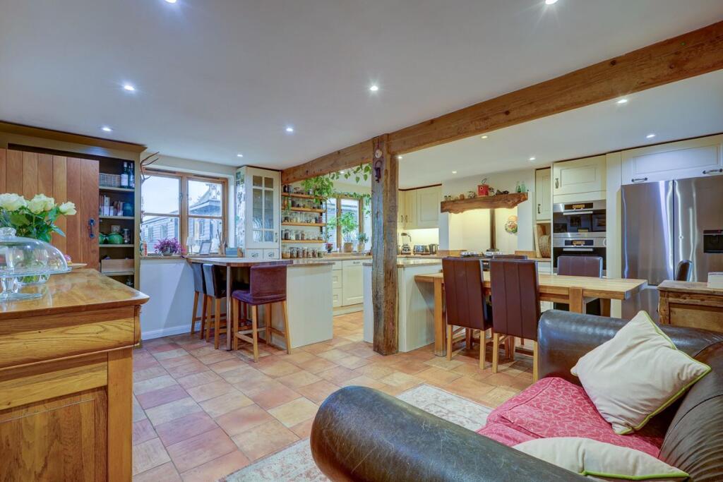 House in Epping Forest, Theydon Bois - View 3