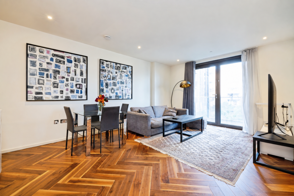 Apartment in London - More