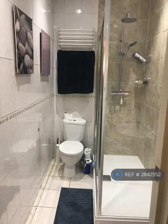 1 bedroom house share for rent