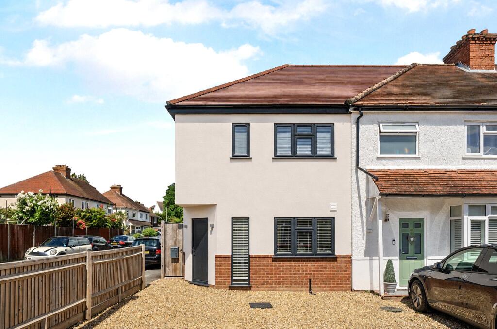 Main image of property: New Cross Road, Guildford, Surrey, GU2